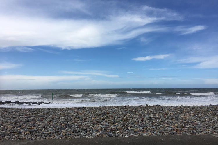 Dinas Dinlle beach